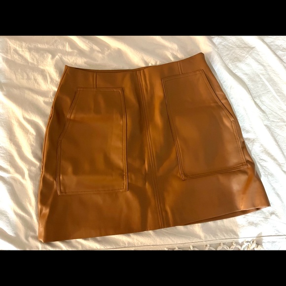 ✨Faux leather mini skirt - Picture 3 of 5